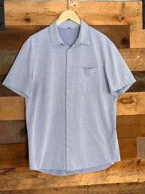 Lululemon Men's Button Down Shirt Size L Blue